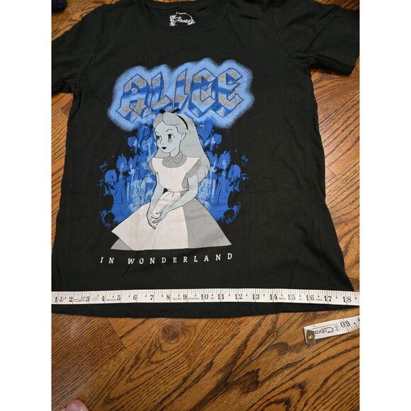 Disney's Alice in Wonderland "Concert" Shirt Size M - Picture 6 of 8